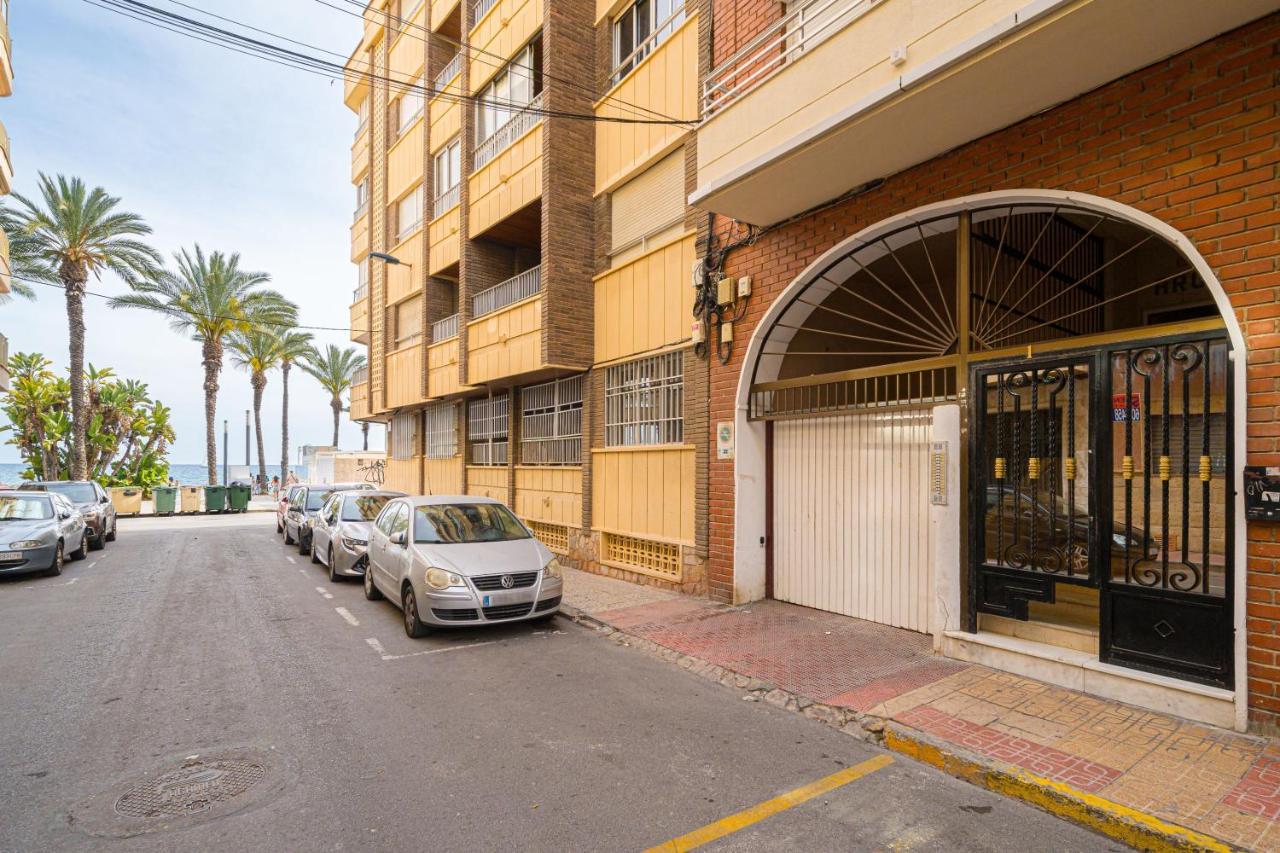 Casa Terra: Apartment 50 Meters From The Beach Торевьиа Экстерьер фото